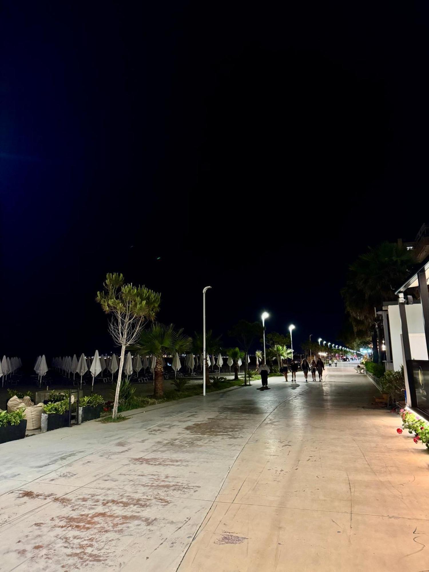 Beach Apartments Драч Екстериор снимка